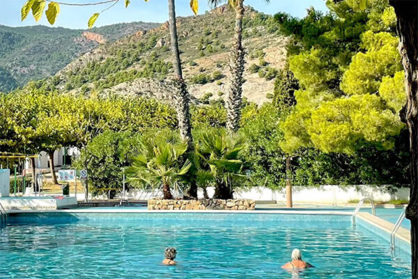 1-Camping-_-Piscina-y-Bano-1 (1)
